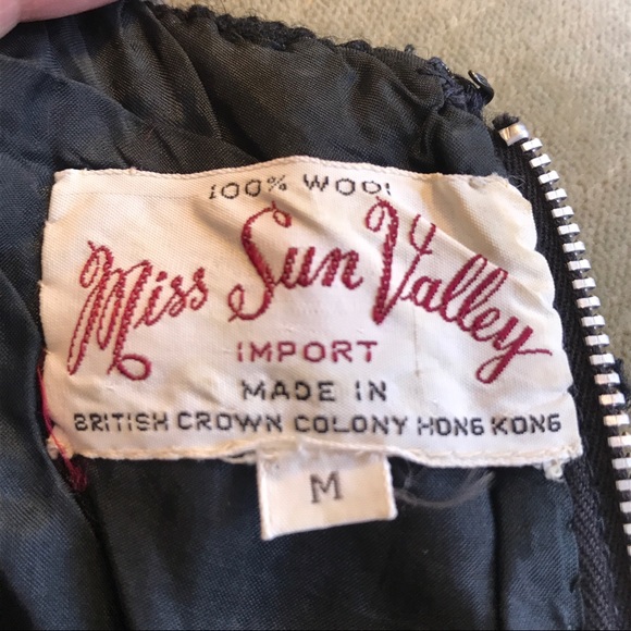 Vintage 50’s/60’s black beaded sleeveless sweater - Picture 7 of 8